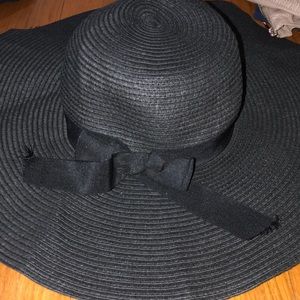black floppy hat